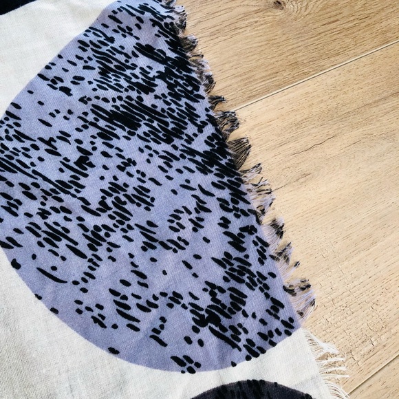 Wrap/Scraf - Picture 4 of 5